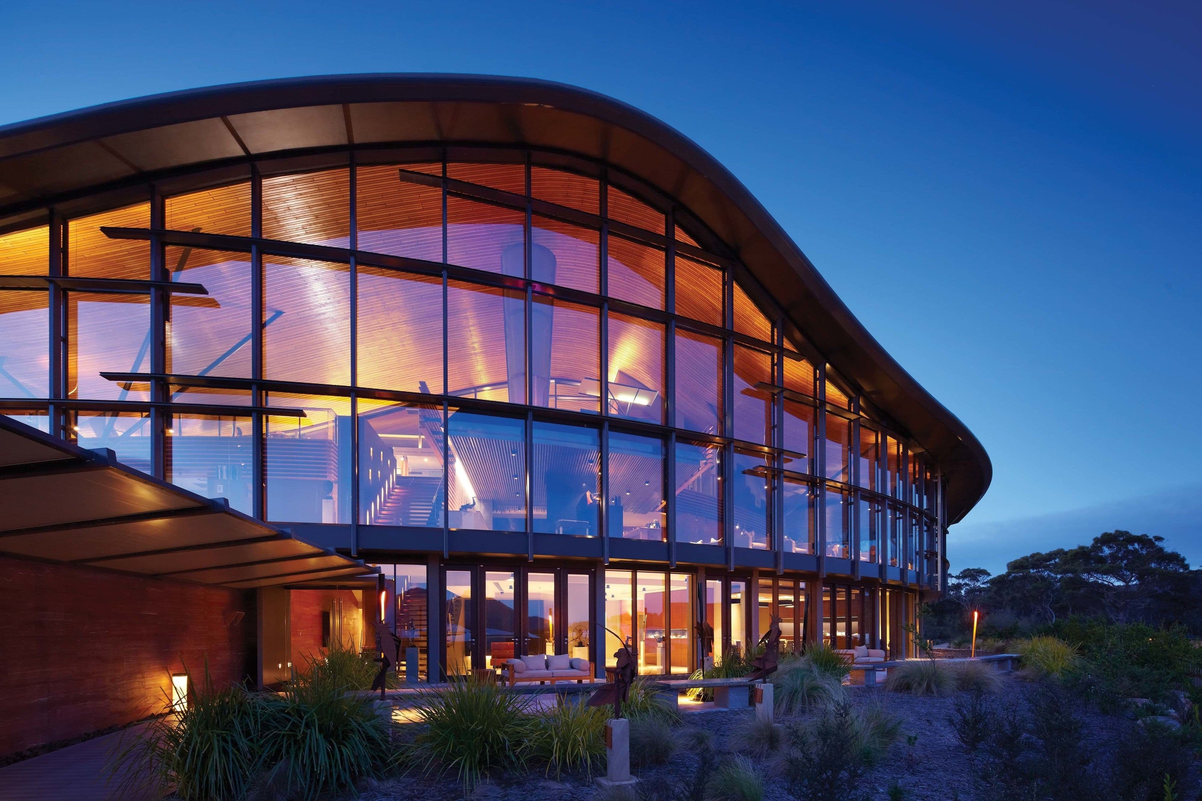 Saffire Freycinet lodge med The Hazards i baggrunden